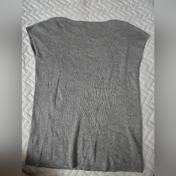 525 America Crystal Bumblebee Embelishments Grey Ribbed Knit Short Sleeve Shirt - Picture 4 of 6